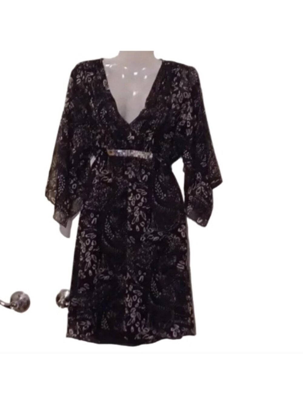 - MINI dress with ties in the back Women's Size Medium - Picture 3 of 11